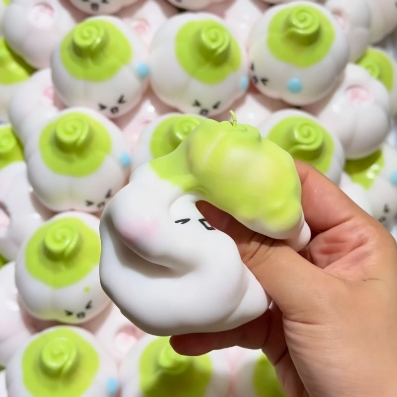かわいい絵文字のニンニク ﻿ スクイッシー ストレスボール  - Novelty Gifts のレビューと価格